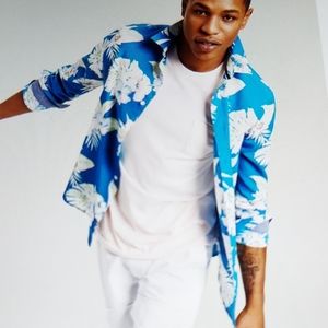 Men's floral print linen shirt.